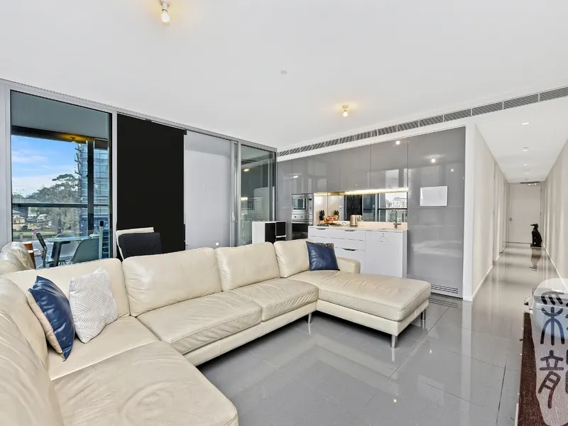 2 Bedroom with Car Space Apartment Conveniently Located within Close Proximity to all Amenity!