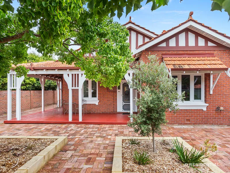 SIMPLY CHARMING & SO CONVENIENT