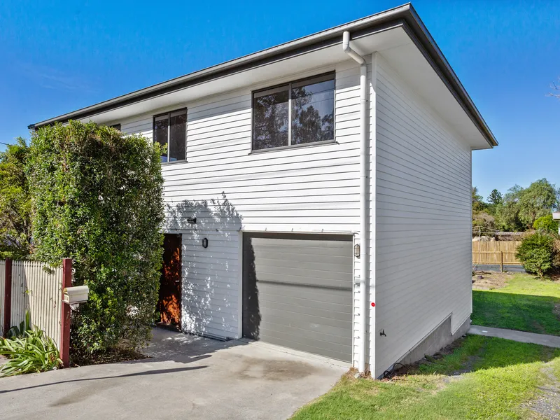 Popular and Rare Dual Occupancy