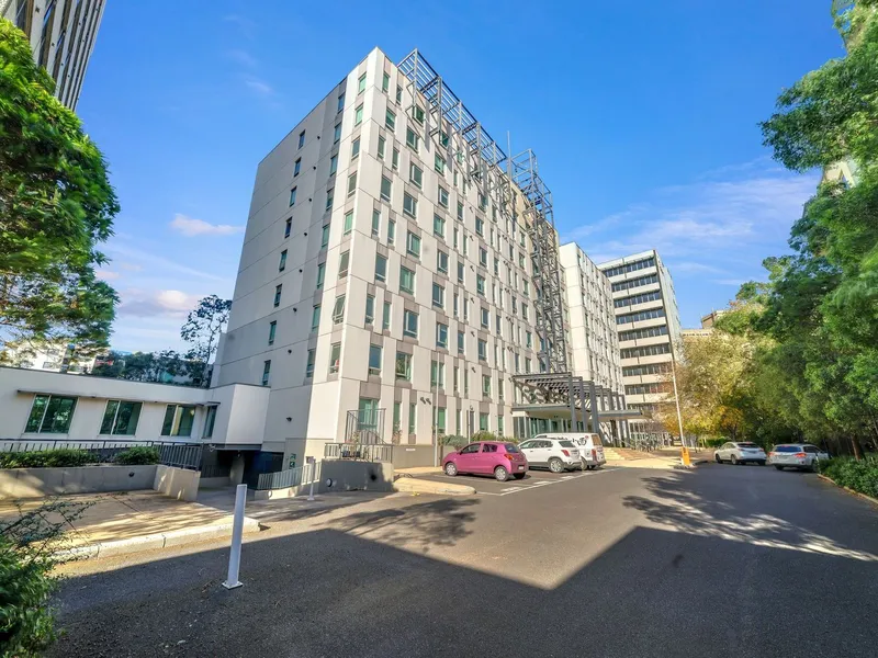 Owner Occupy or hold as investment, Option to purchase carpark & storage separate