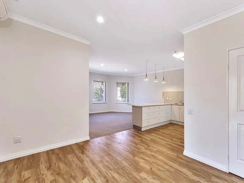 Great Location ---- viewing by appointment 23rd Dec 2020 - 5th Jan 2021                