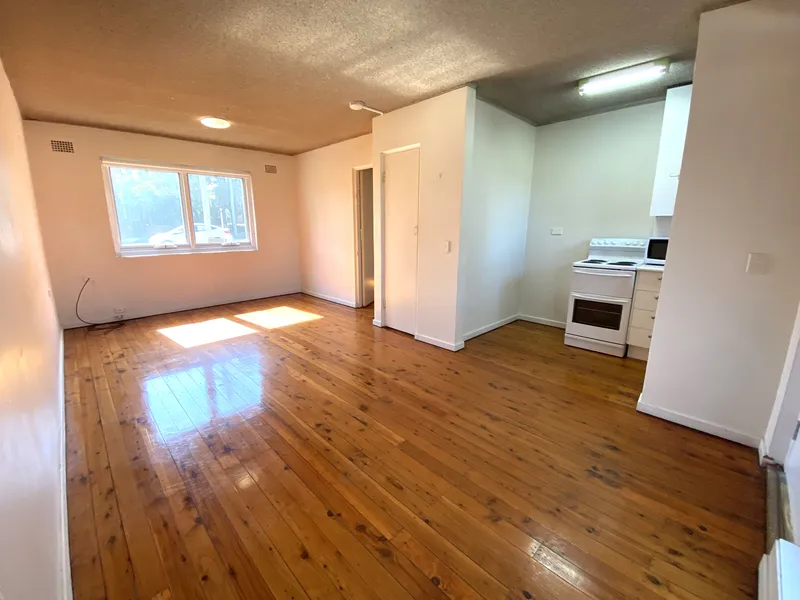 Belmore Gardens - LARGE ONE BEDROOM UNIT - Family Community Building
