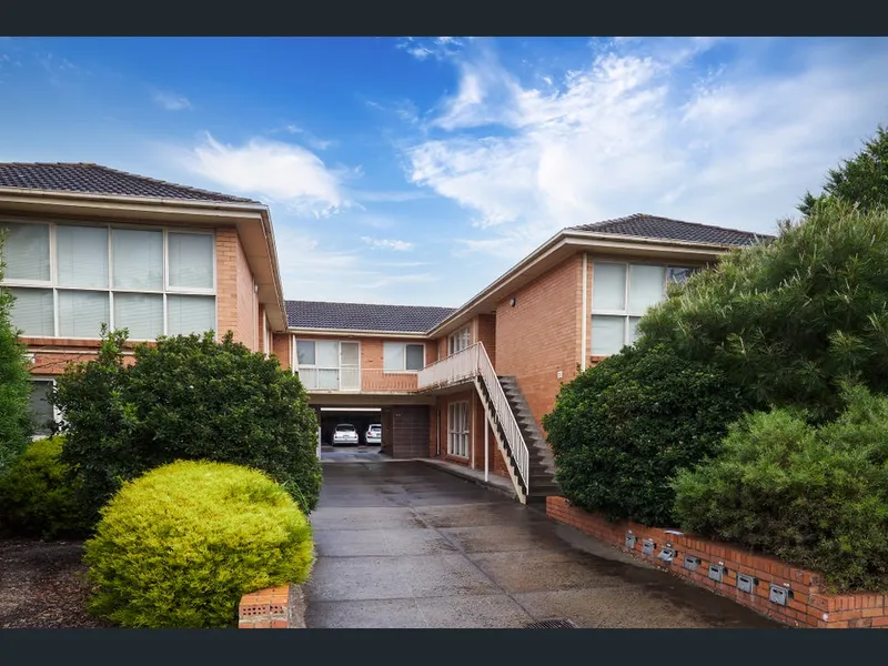 Large ground floor flats - in excellent location