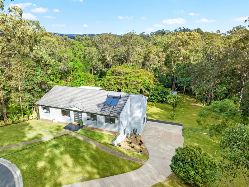 Luxurious Dual Living Home with a Leafy Retreat: Embrace the Ultimate in Luxury and Serenity in Pimpama