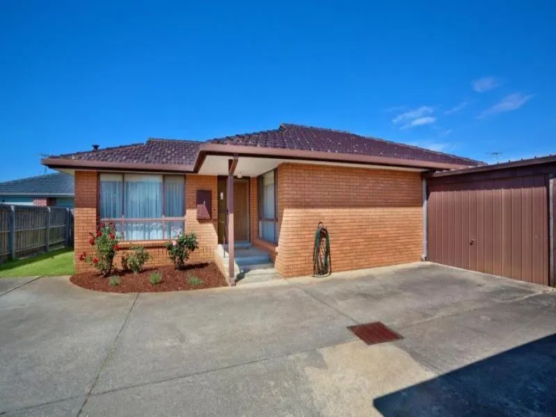 SPACIOUS - GREAT LOCATION