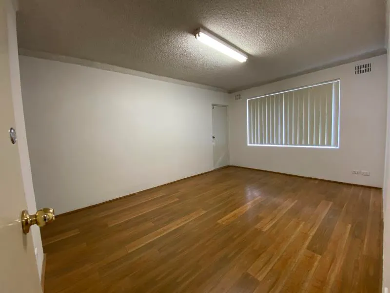 Bottom Floor 2 bedroom unit!
