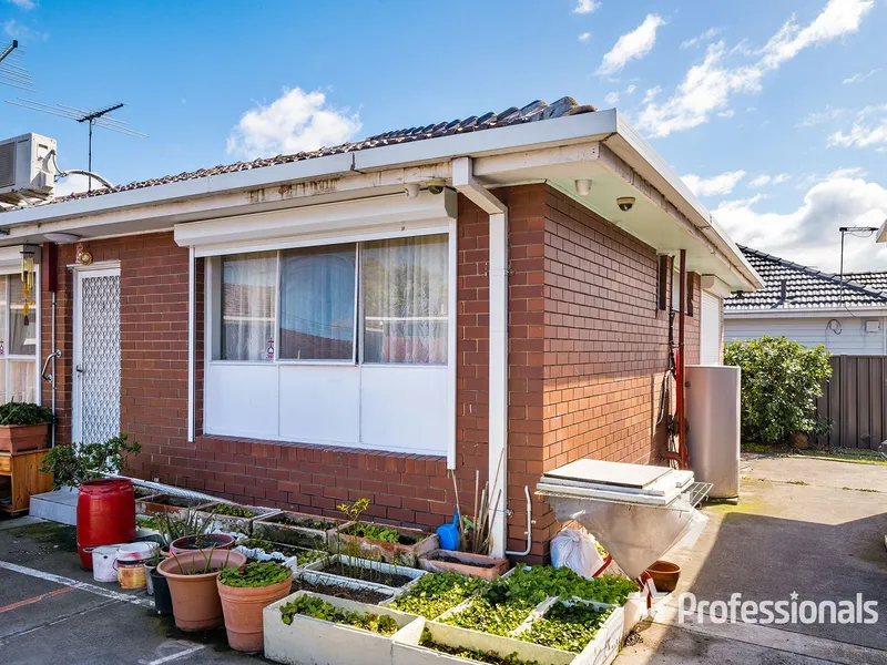 Great location low maintenance Unit