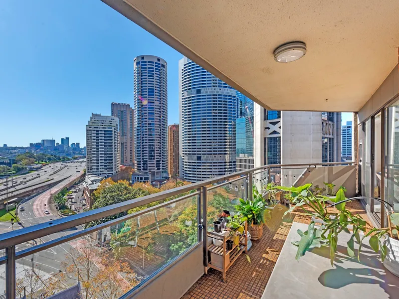 Exceptional executive style living in the heart of the CBD