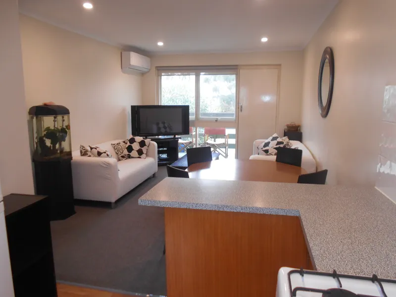 FURNISHED APARTMENT - Short Term Available