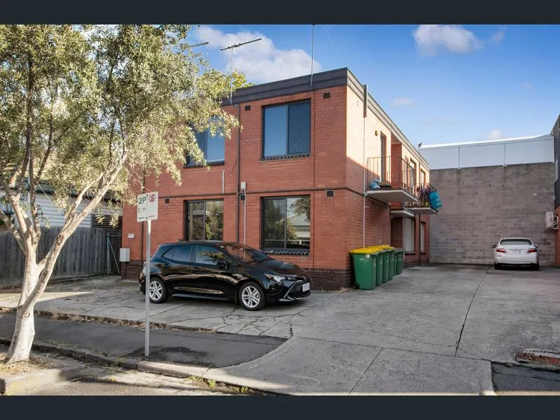 Modern and conveniently located