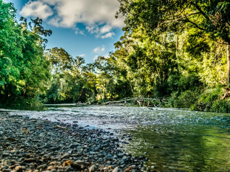 10Ha with Never Never River Frontage