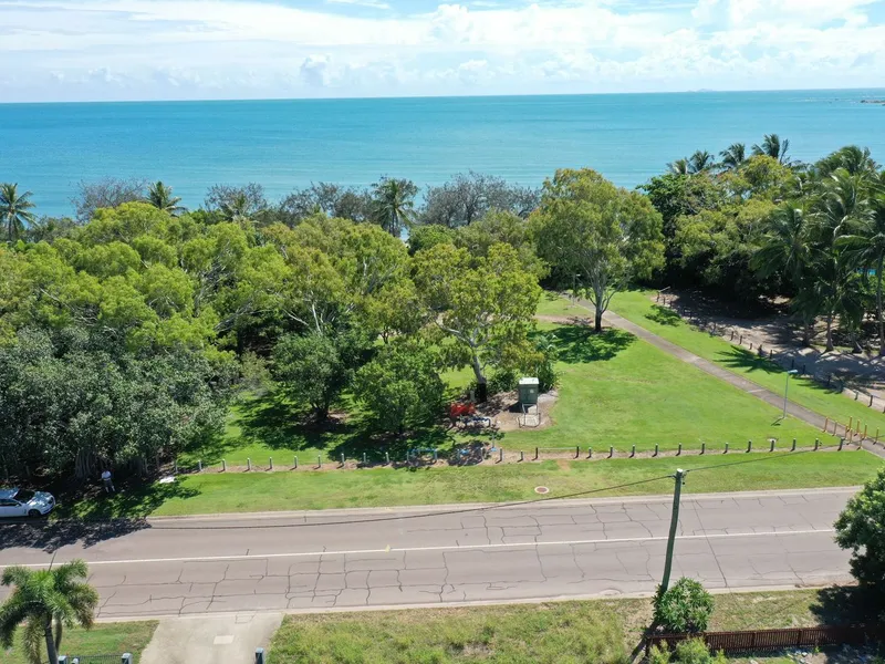 BEACHFRONT LAND - SEA VIEW.