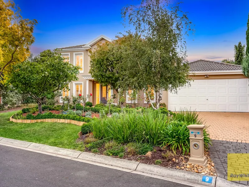 Glamorous double story home in Point Cook!