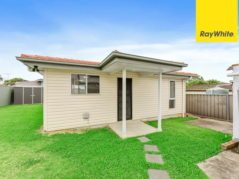TWO BEDROOM GRANNY FLAT IN EXCELLENT LOCATION