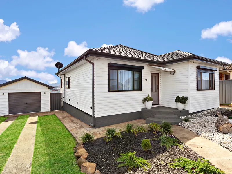 Fantastic family home with escarpment views