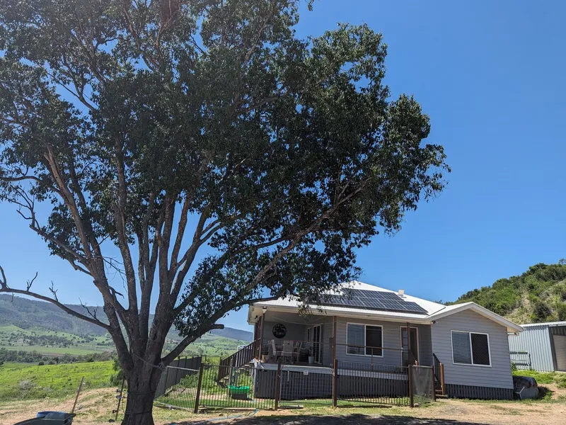 Serene Horse Paradise with Stunning Views