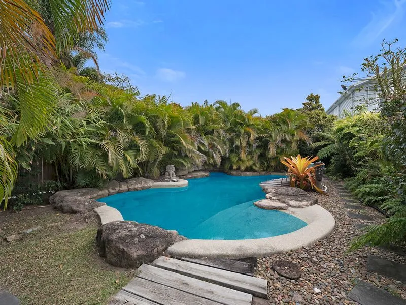 Tropical Retreat In Hawthorne