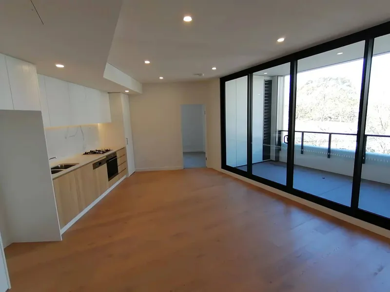 Brand new 2 bedrooms 2 bathroom for lease in park Sydney