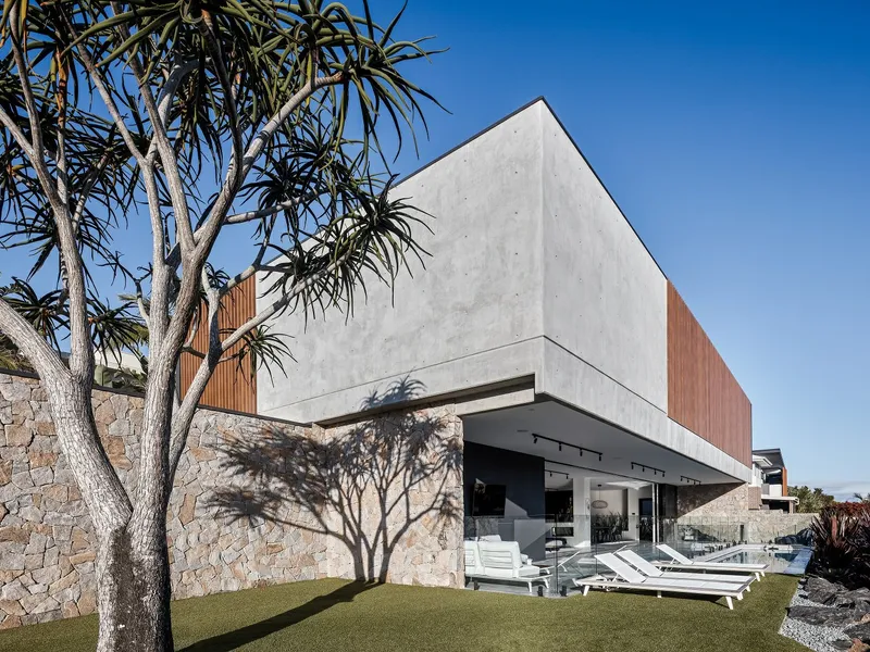 PINNACLE ON CYLINDERS