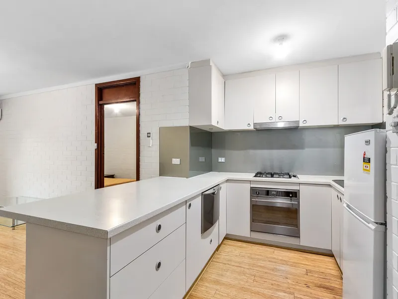 Ground Floor Renovated Unit in a Secure Complex