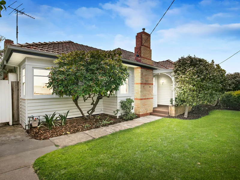 Picture-Perfect And Perfectly Positioned – Easy Family Living Awaits In Sought-After Spotswood