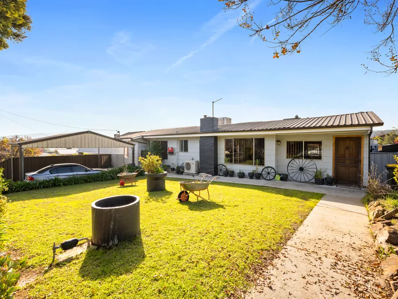 DON'T STALL, MOVE TO HALLS!