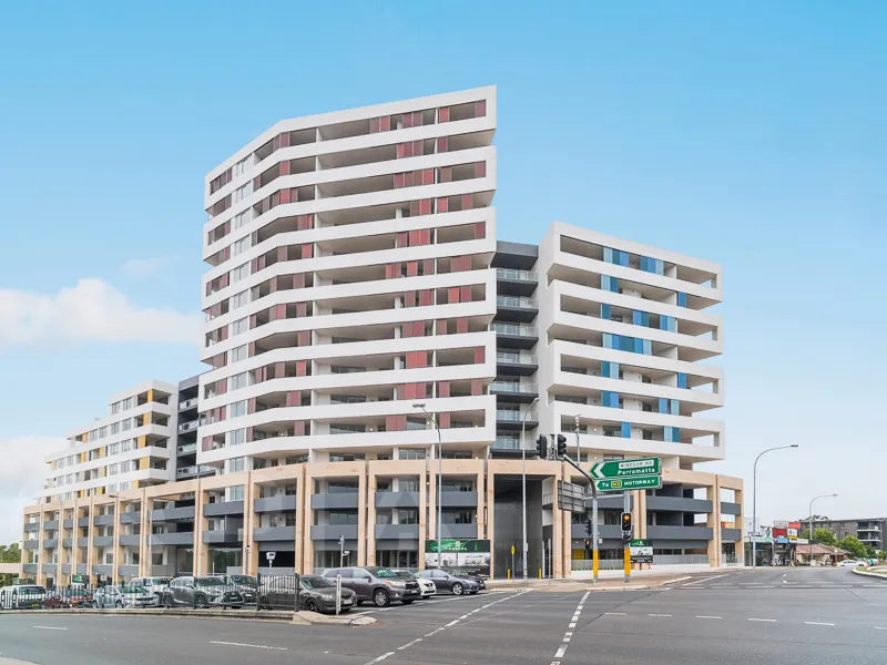 Huge size 1 bedroom unit plus separate large study area in Modena Tower