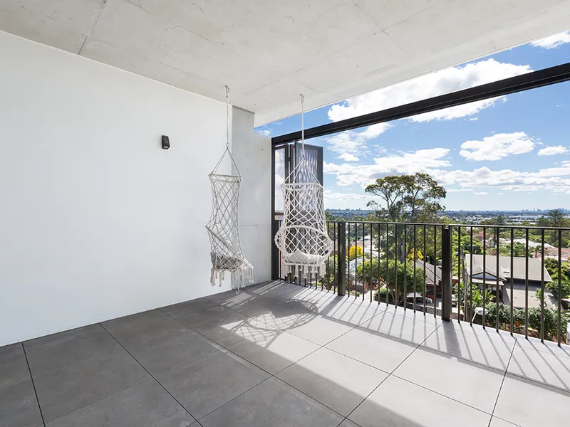 BRAND NEW 3 BEDROOM APARTMENT