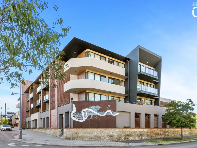 Idyllic urban residence by the River
