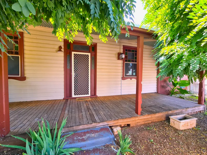 Cute Renovated Cottage - Large Shed