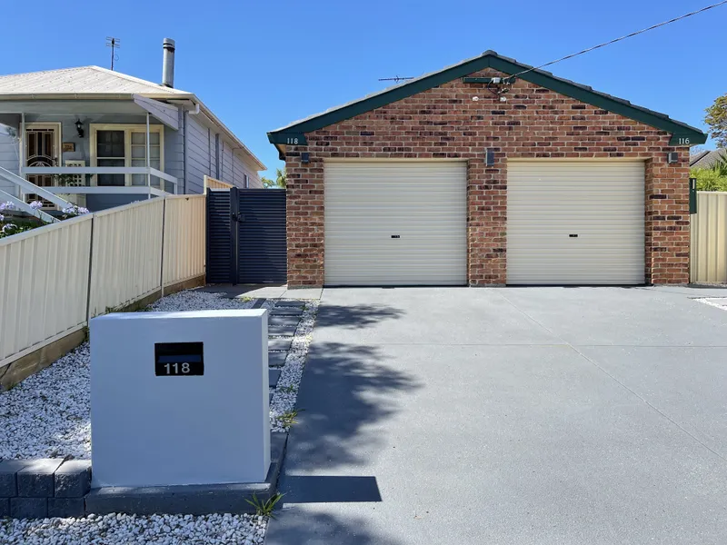 ROOM IN TWO BEDROOM SHARED PROPERTY