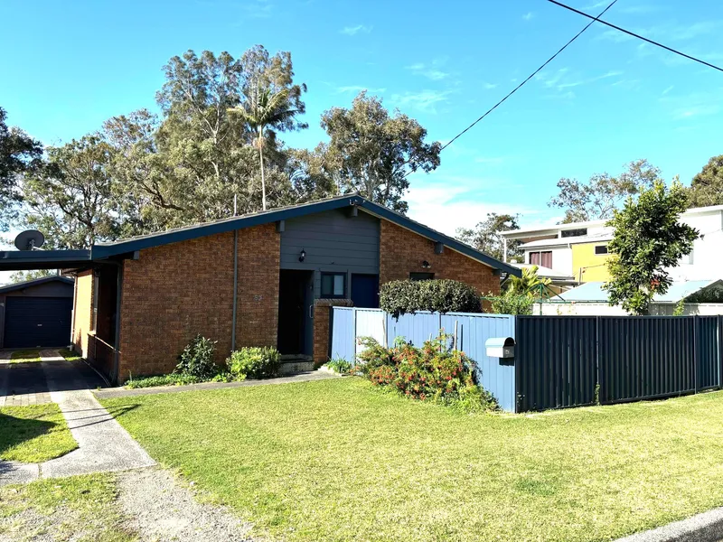 3 BEDROOM HOME ON THE WATER