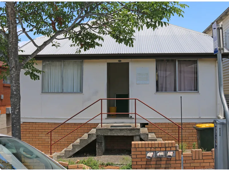 AFFORDABLE STUDIO, FANTASTIC CITY LOCATION, PART FURNISHED