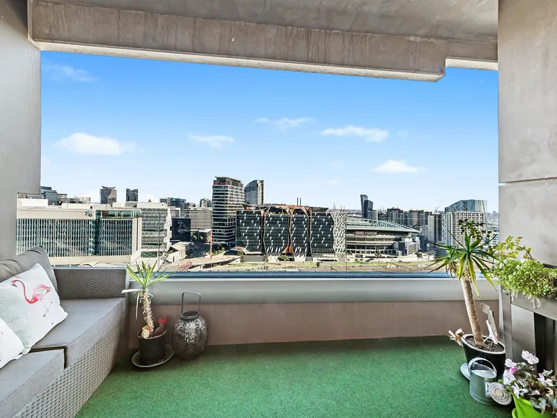 Spacious 2 Bedroom Beauty On The West End
