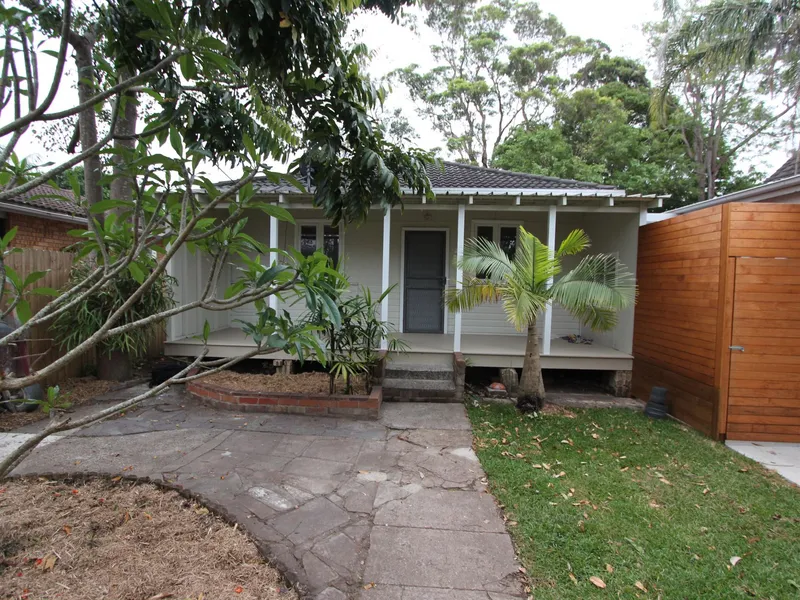 Recently renovated 3 bed house on Narrabeen Lake Track