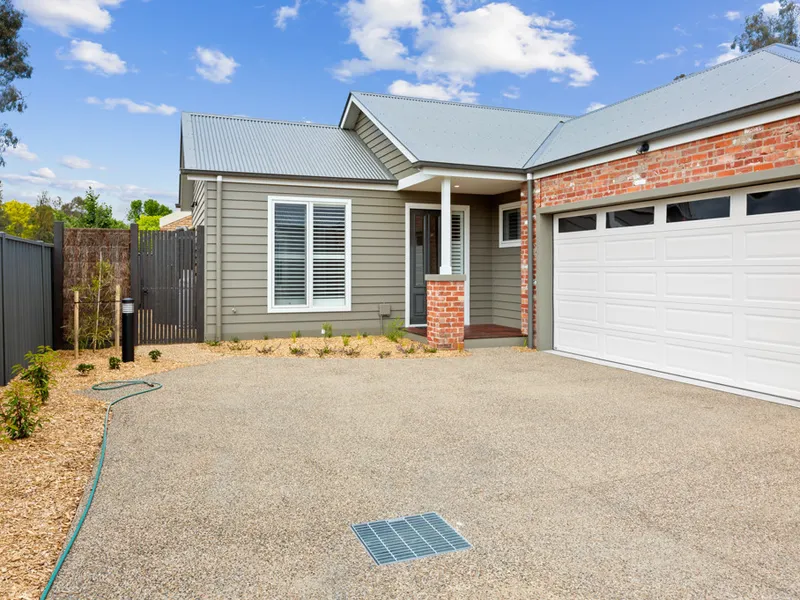 Townhouse in the Heart of Town