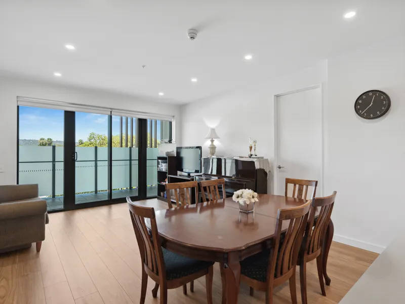 Luxury boutique apartment in Prime Location - Parkside Place, Your Place, Your Life!