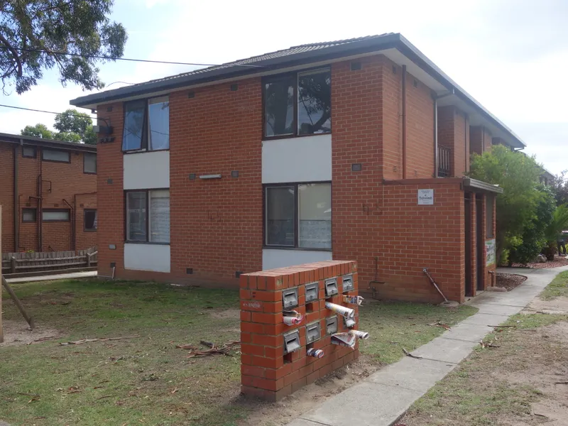 GREAT PRICED FRESHLY PAINTED!!