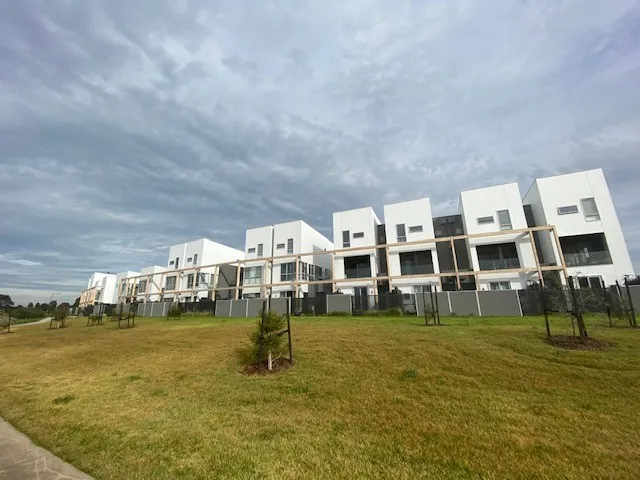 Three Bedroom Townhouse Facing the Park