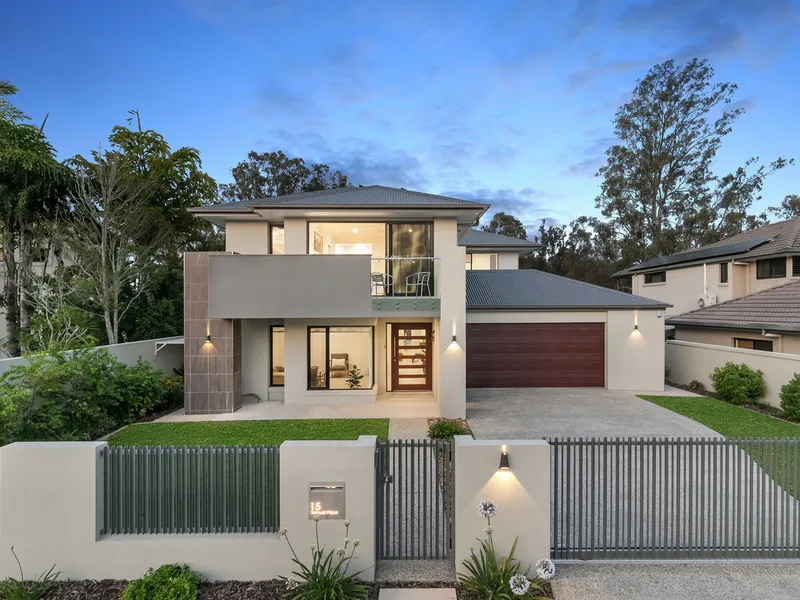 RIVERFRONT LIVING AT ITS BEST!