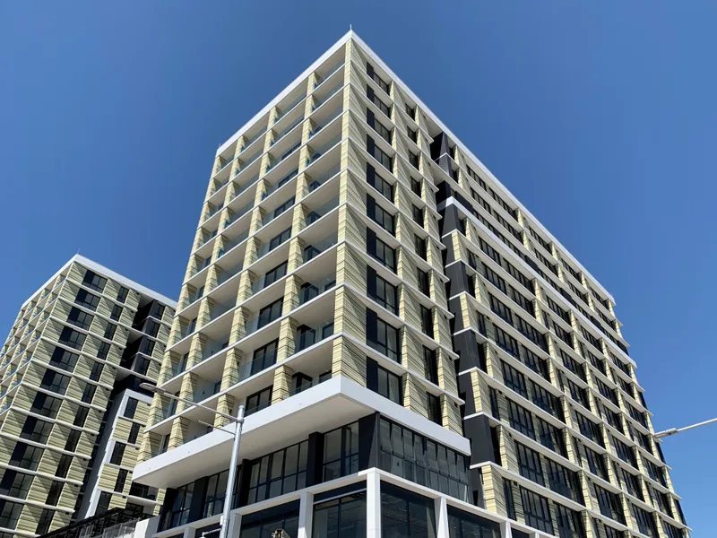 Brand New Stunning 1 Bedroom Plus Study Apartment