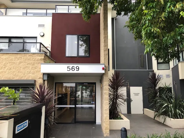 Spectacular Large Over 100m2 and 3 Bedroom Option or 2 Living.