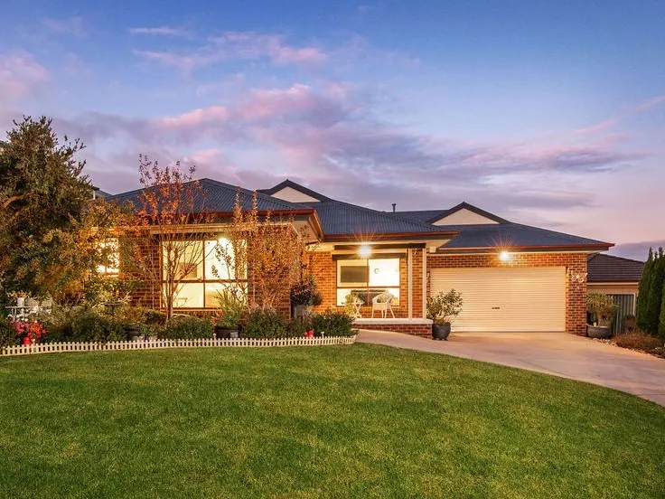 Family Home with Pool in Popular Norris Park