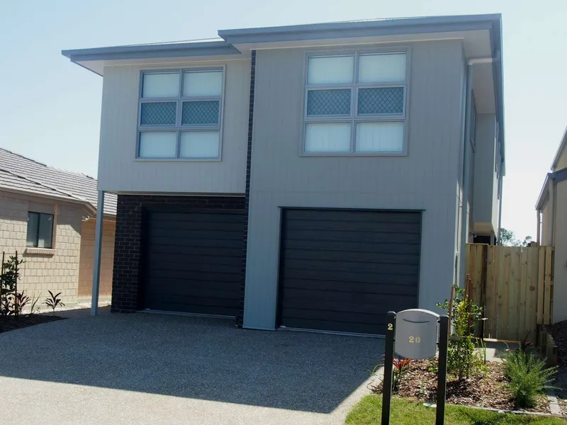 Stunning Duplex with Air-Con...