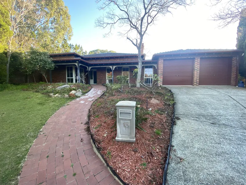 Massive 5 bedroom home with teenagers retreat