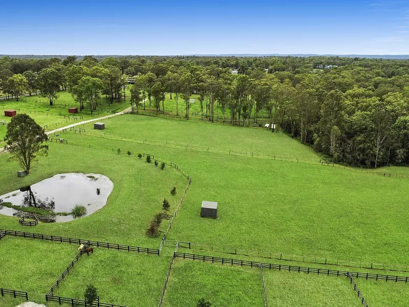 LEASE HALF OF THIS ELITE HORSE FACILTY!!