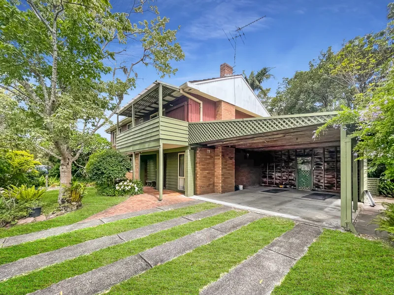 Large Family Home - Quiet Leafy Street