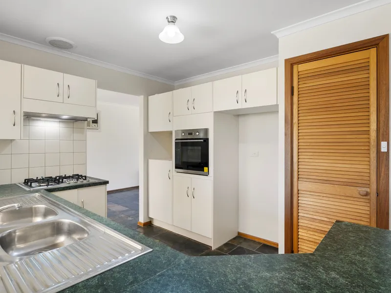 SPACIOUS OPEN PLAN LIVING