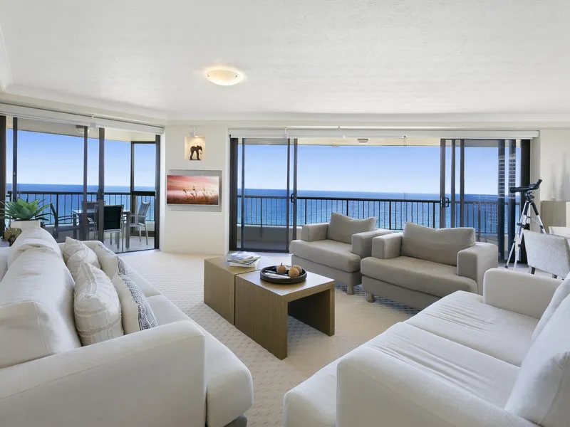 Sophisticated Apartment In Refined Residential Only Building - SPINNAKER