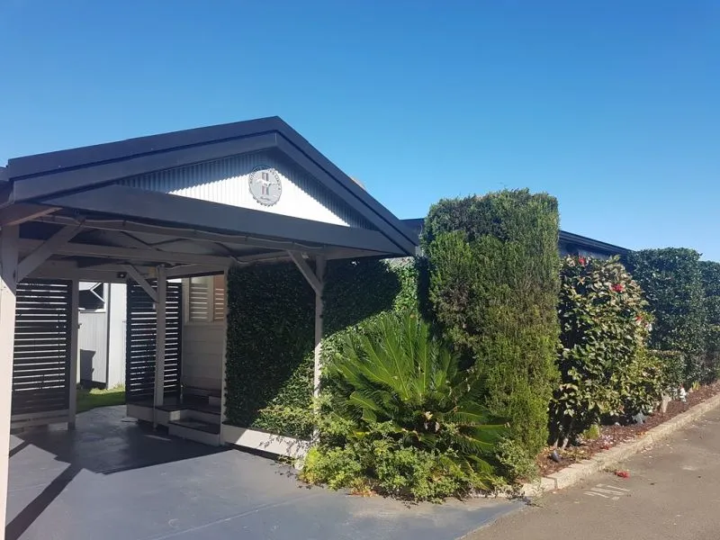 287 Oaklands Village